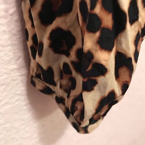 H&M Leopard Wrap Around Top. Excellent Condition. - Picture 8 of 9